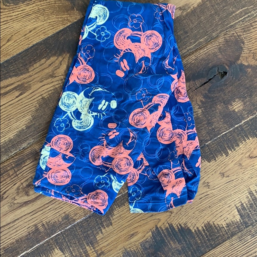 Minnie mouse lovers